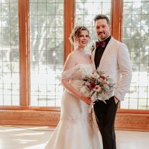 Oleg Cassini gown & veil